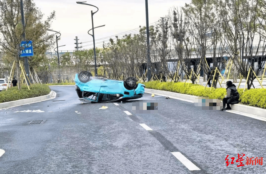 温州一地发生车祸有大人和孩童受伤 交警：大人无大碍，原因在调查中