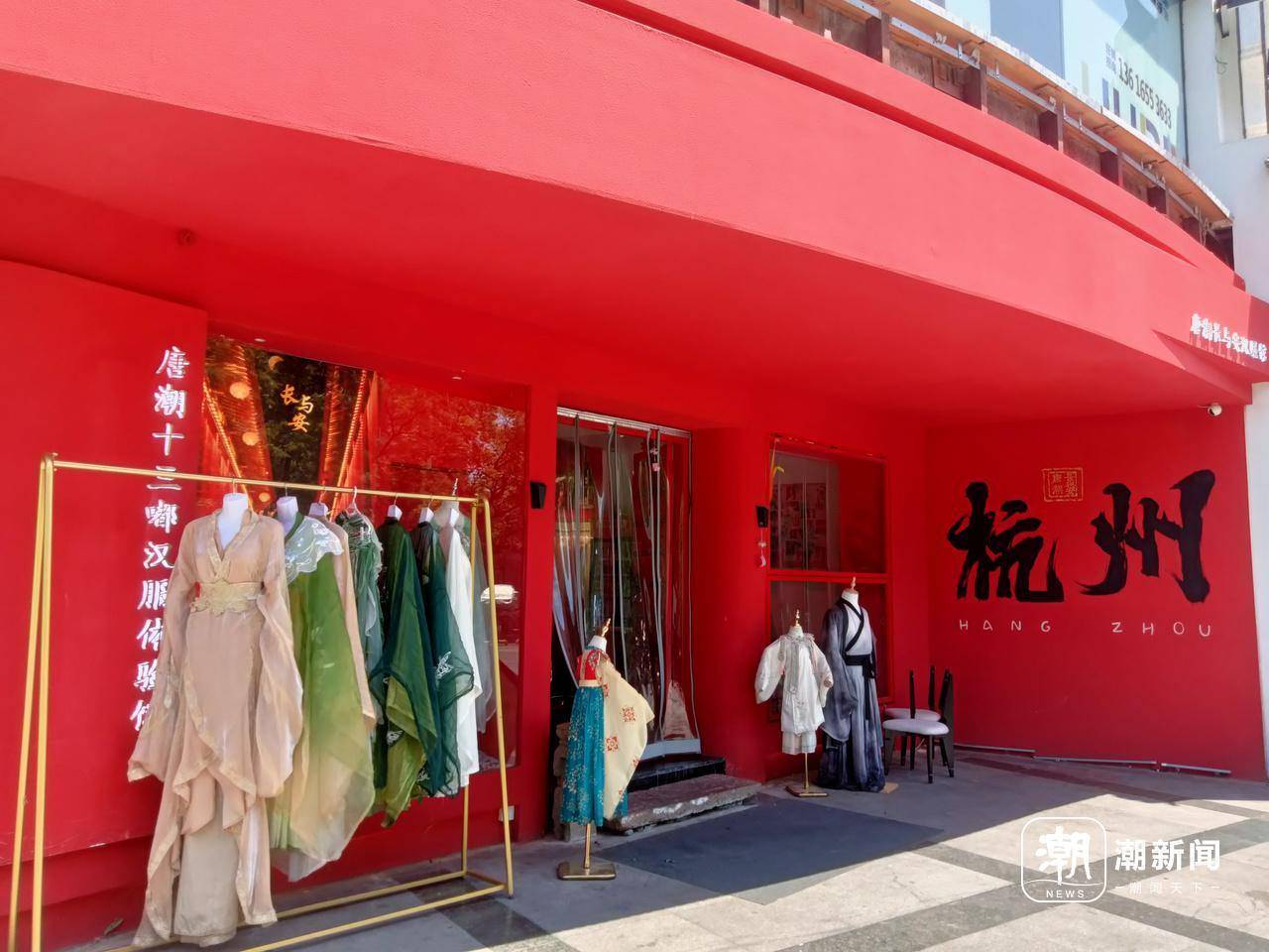每天上百个“白娘子”和“小青”，西湖边汉服小姐姐大部分从这里走出来