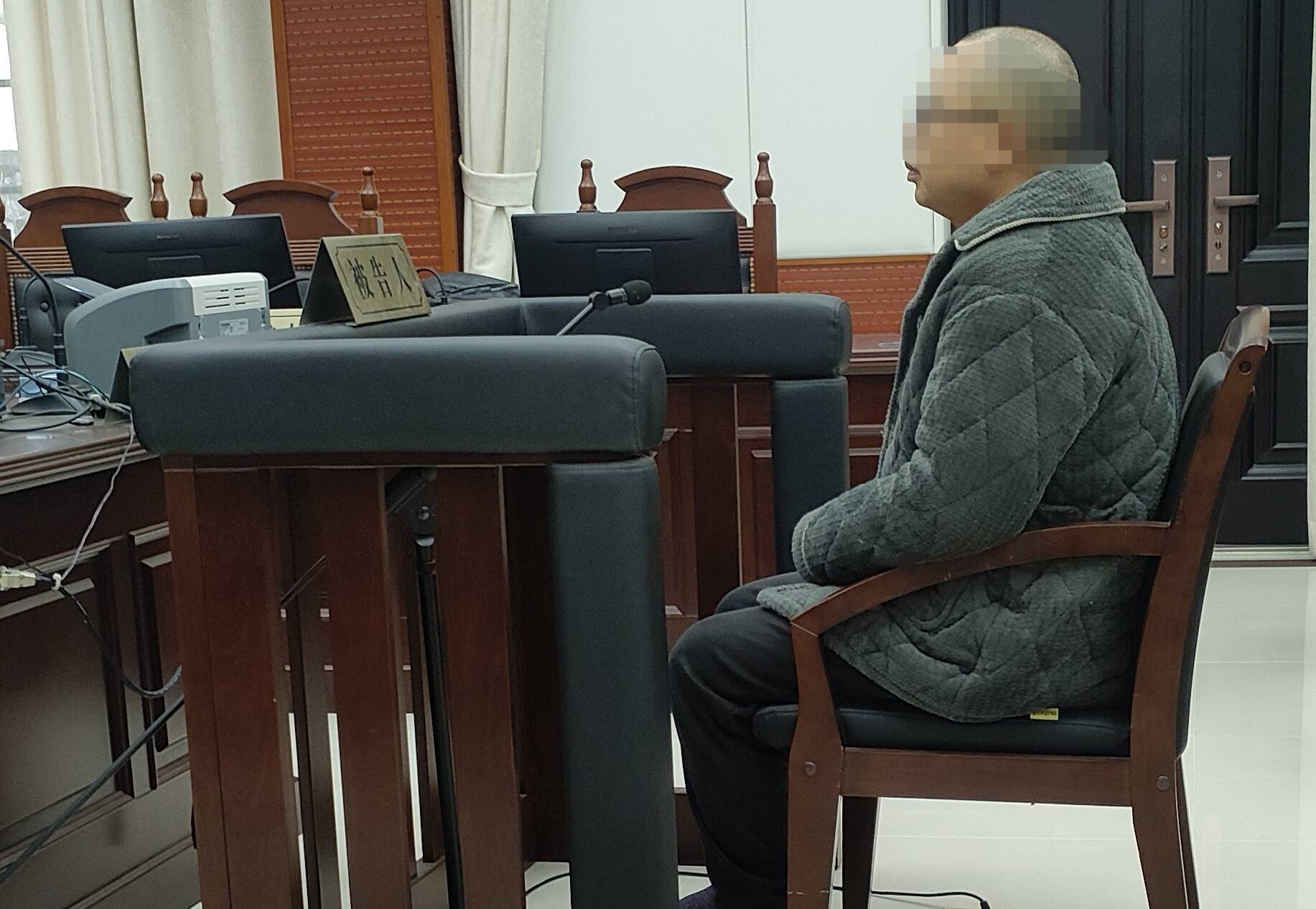 涉强迫不满14周岁女孩卖淫案，4名涉嫖者中3人获刑1人待受审