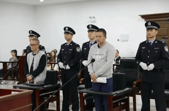 媒体调查“罗帅宇坠亡之谜” ：举报材料被删 曾给两人发遗言式短信