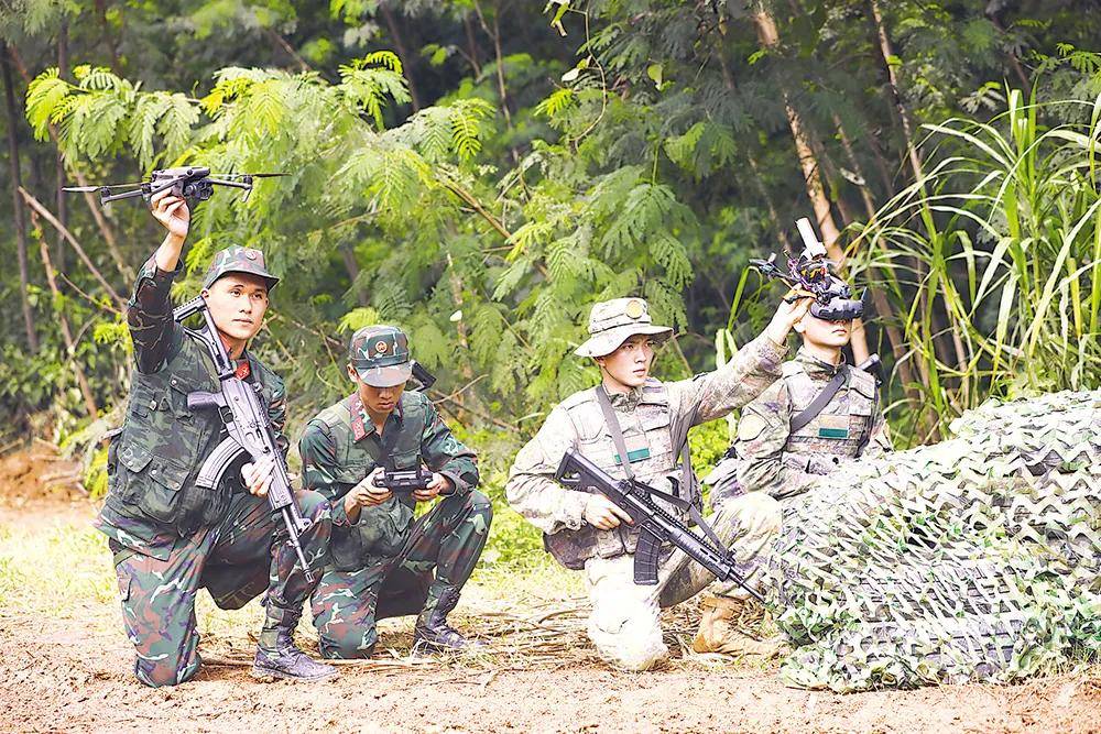 越南新步枪参加联合军演，担心中国偷学技术，结果频繁卡壳到炸？