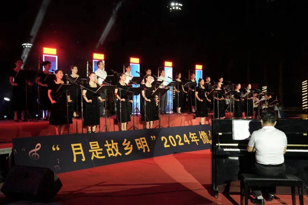 非遗好物、中秋游园、国庆潮拍、文艺晚会……这个“双节”，儋州市文化广场夜间“非”常好玩！