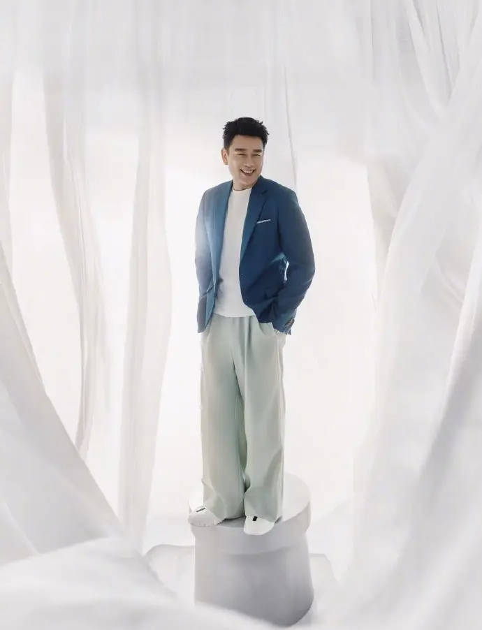 王耀庆回应对钟楚曦贴脸开大：我没有资格参与或调侃一些事