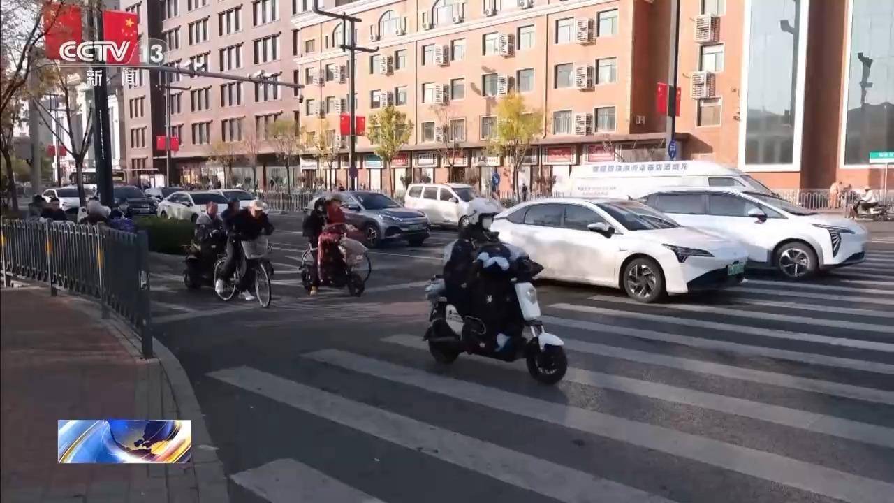 多地秋天“迟到早退” 秋季为何越来越短了？