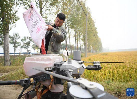 河南:科技赋能 助力秋播