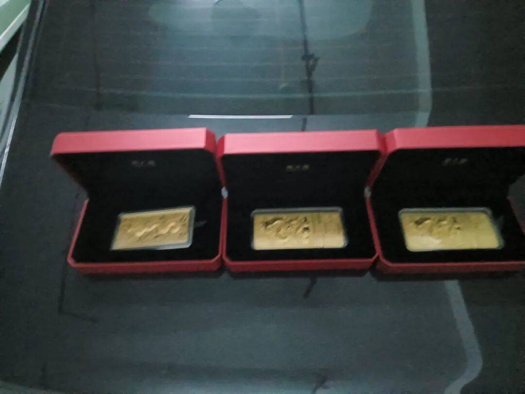 股市套现170万元后,杭州男子豪购300克金条!老板当场报警……