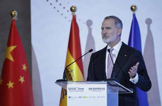 时隔18年来华,第一站没去北京!中方高规格接待,狂签10项协议