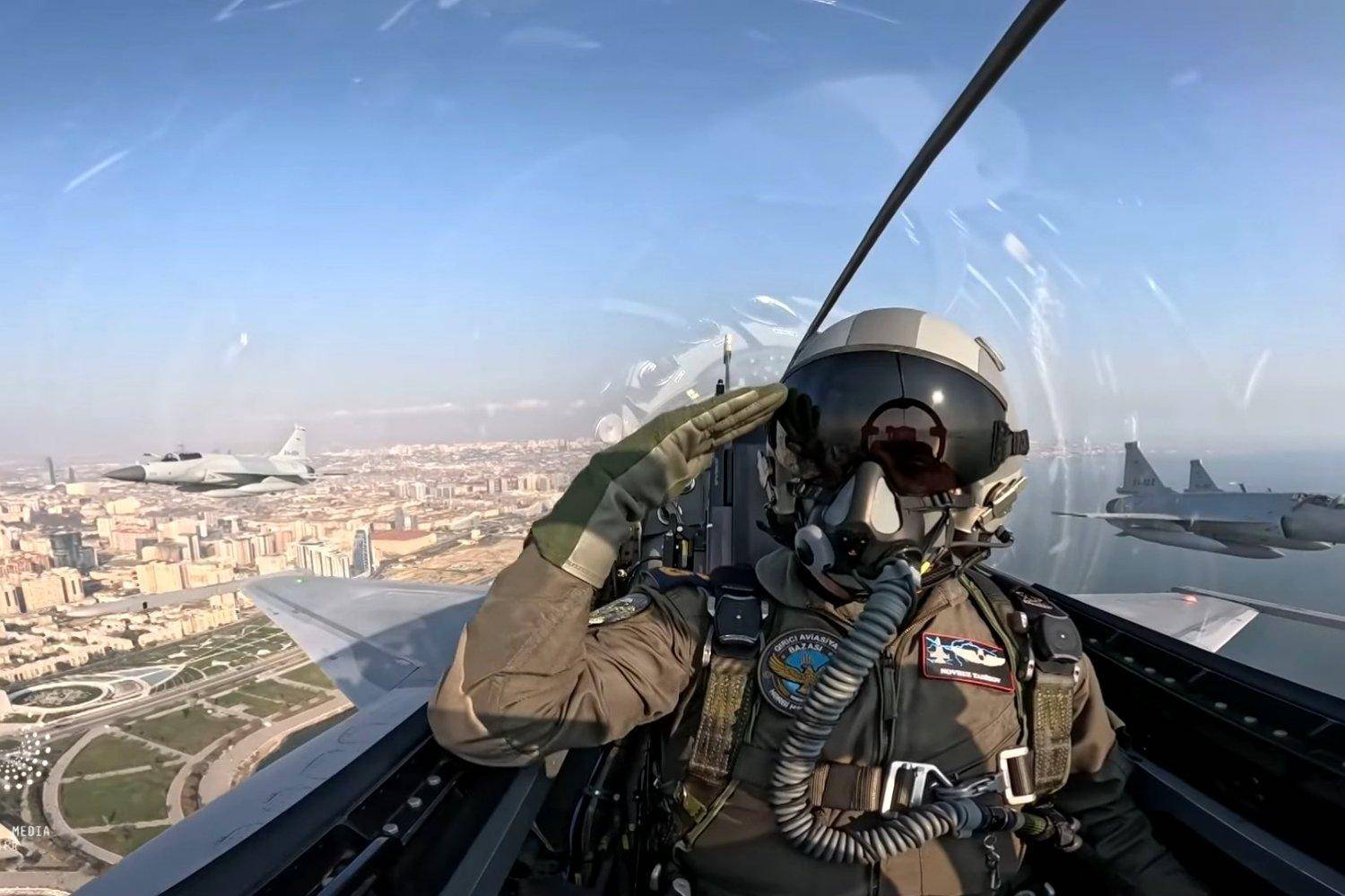 比伊朗还快!阿塞拜疆总统府宣布装备枭龙,与红旗-9组建中械体系