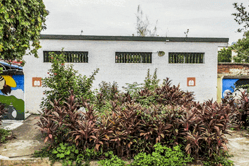 “我只想上个厕所,别考我了行不行!”