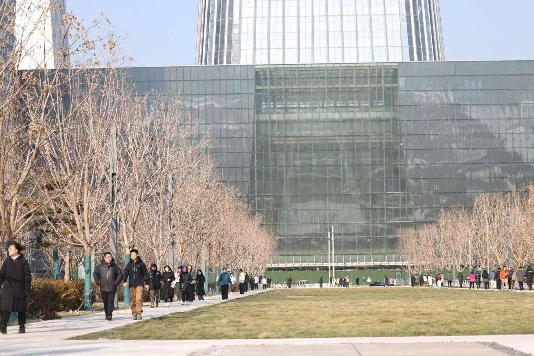 北京CBD中央公园火出圈，绿地广场水池倒影最出片
